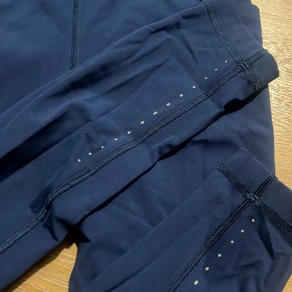 Lululemon Navy Swift Speed Tight 28” Size 2 - Mineral Blue - Picture 5 of 7